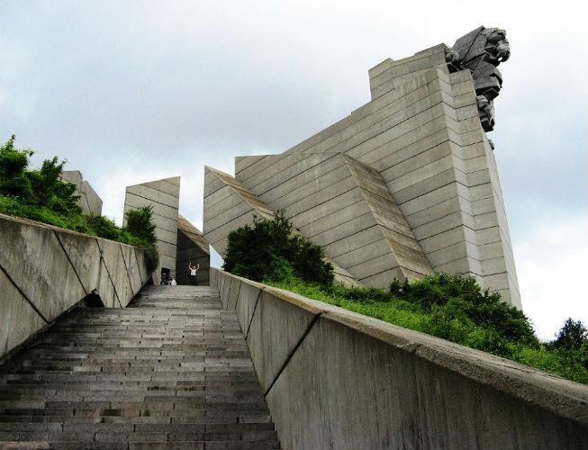Монумент «1300 лет Болгарии»