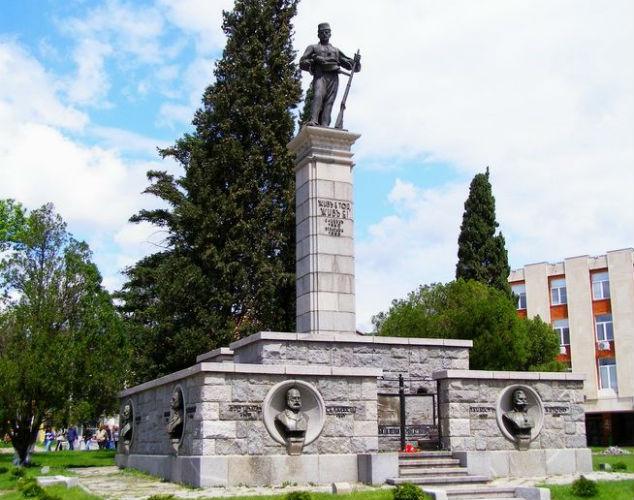 Памятник воеводе Хаджи Димитру