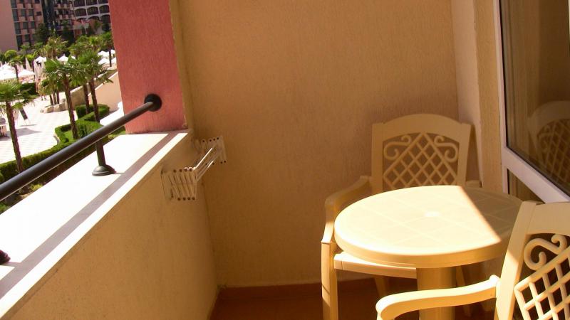 Квартира в Солнечном береге за 132 000 €  в сутки
