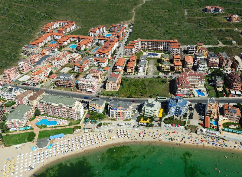 Дом / Вилла в Несебре за 25 500 €  в сутки