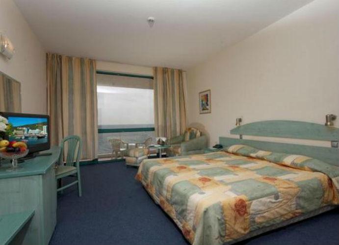 Berlin Golden Beach Hotel