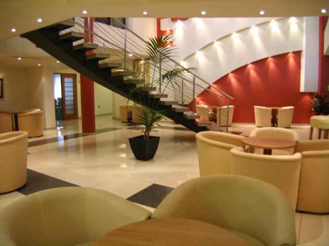 Triada Hotel