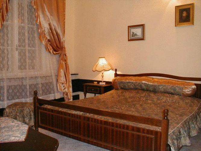 Trivia Antique Hotel