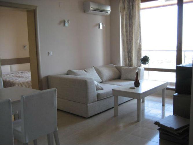 - Pomorie Bay Apartments and Spa